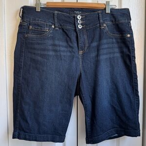 Torrid Indigo Denim Bermuda Shorts Women’s 18